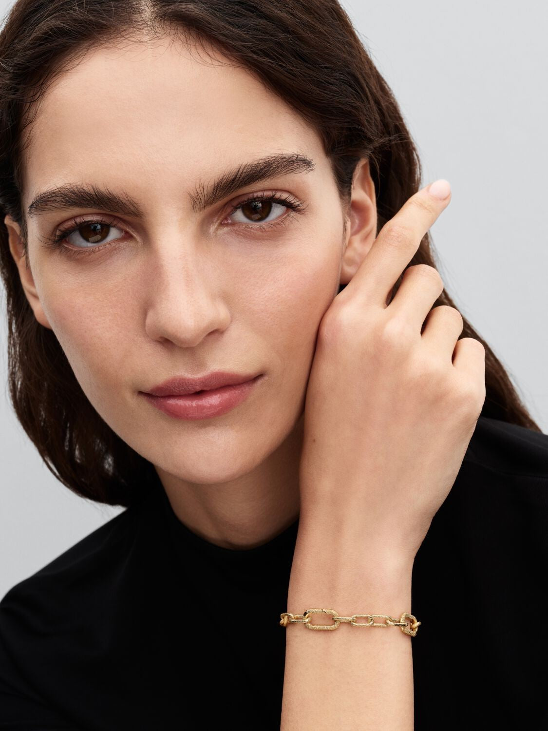 Pulseira Pandora de Corrente de Elos Pequenos
Revestimento de ouro 14k - Ana Joalheiros