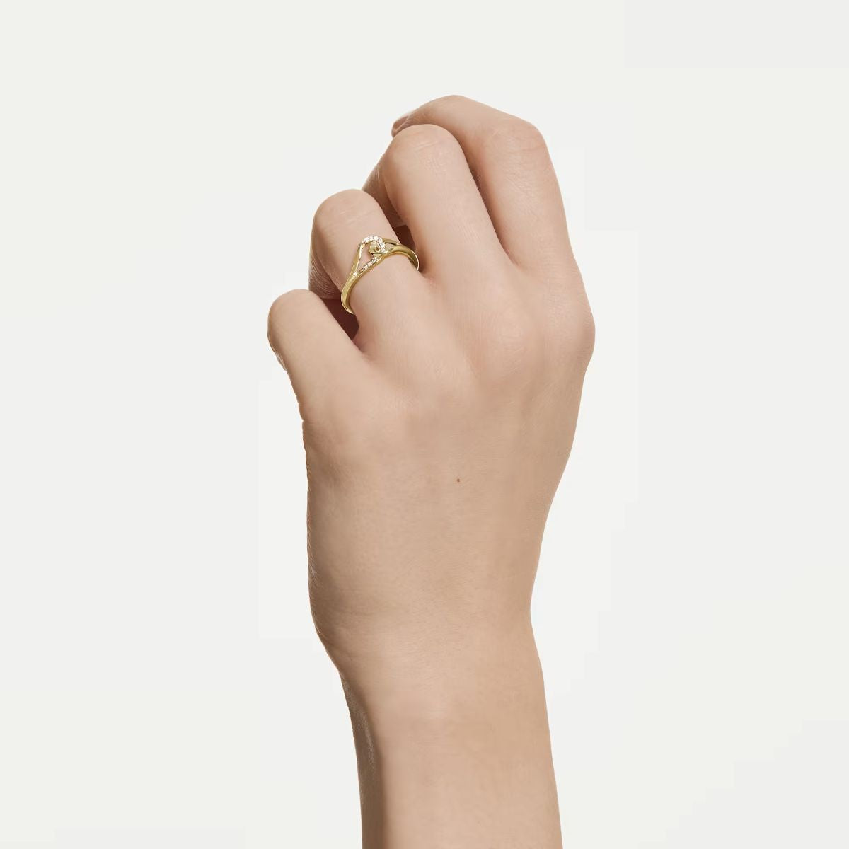 Ana Joalheiros - Anéis Swarovski - Anel Swarovski Classica Dourado 5746013 na Mão