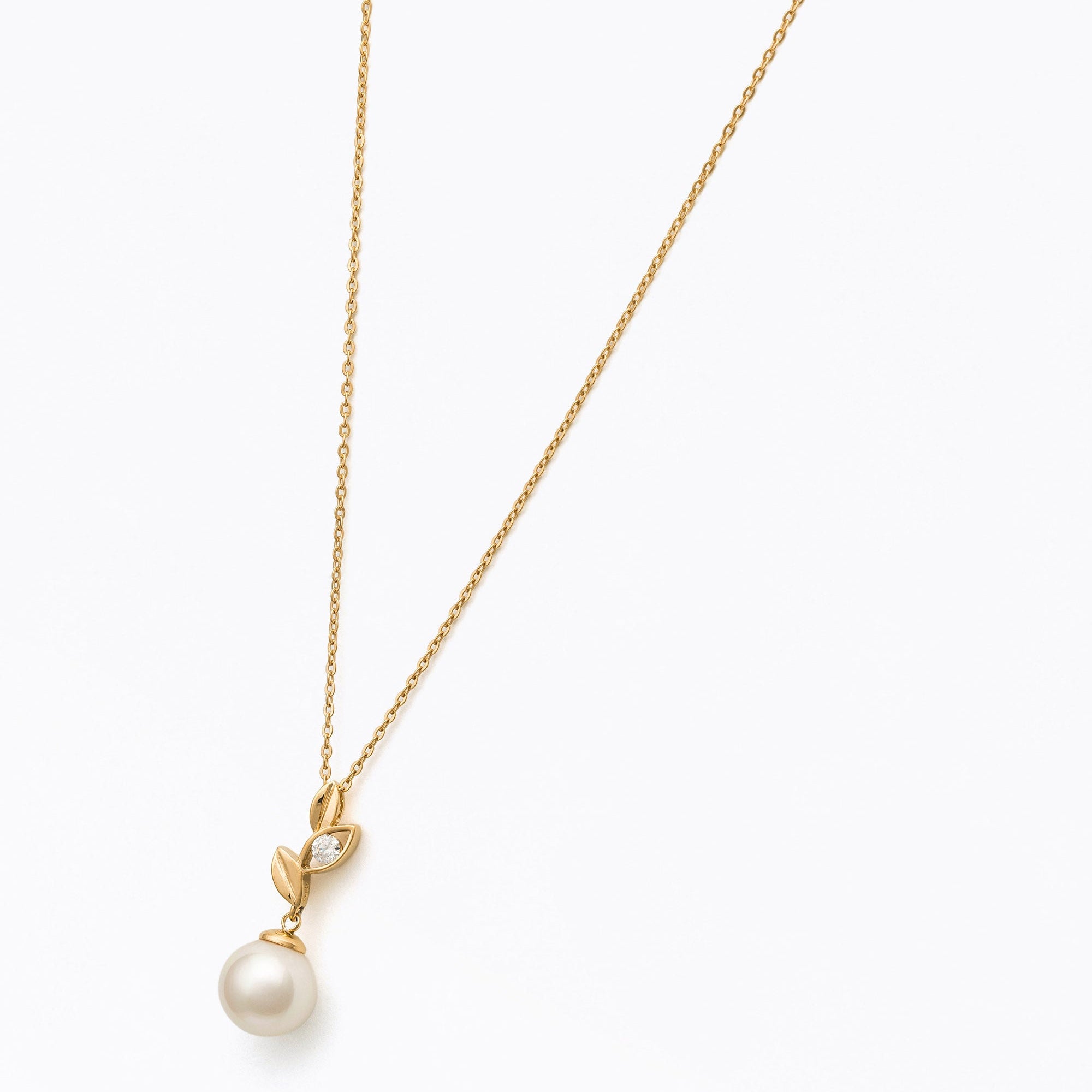 Ana Joalheiros - Colares Pérola - Colar Dourado Majorica SELENE 12849.01.1.000.010.1 Lateral