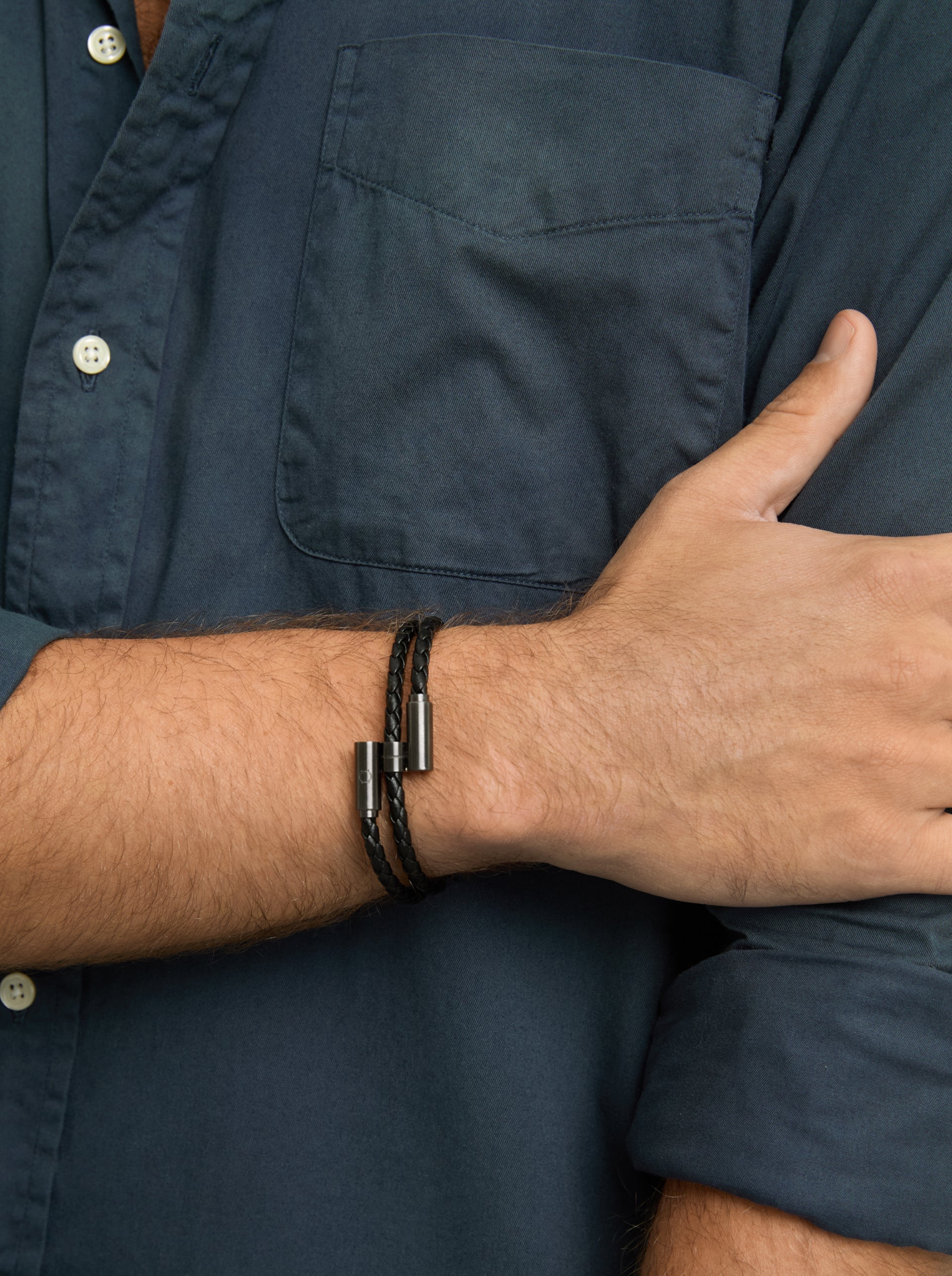 Ana Joalheiros - Pulseiras One - Pulseira One Men Ruged Black OAMB4212LP pulso