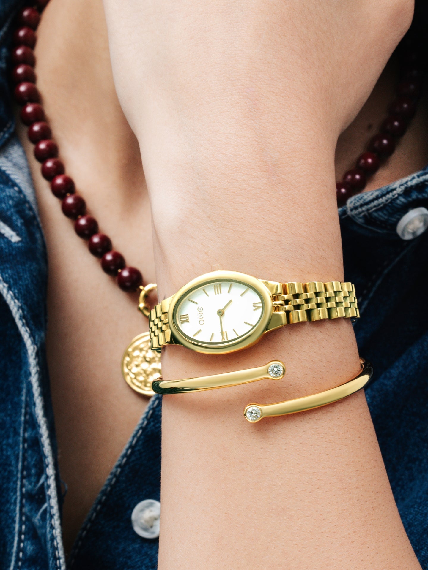 Ana Joalheiros - Pulseiras Douradas - Pulseira One Senhora Chess Crystal Gold OJCHB02G pulso