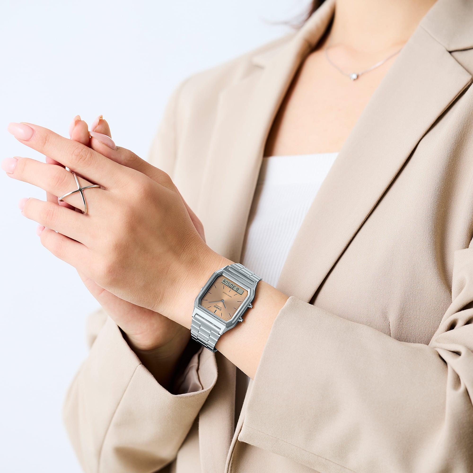 Ana Joalheiros - Relógios Casio - Relógio Casio Vintage Edgy Collection AQ-230A-4AMQYES no Pulso