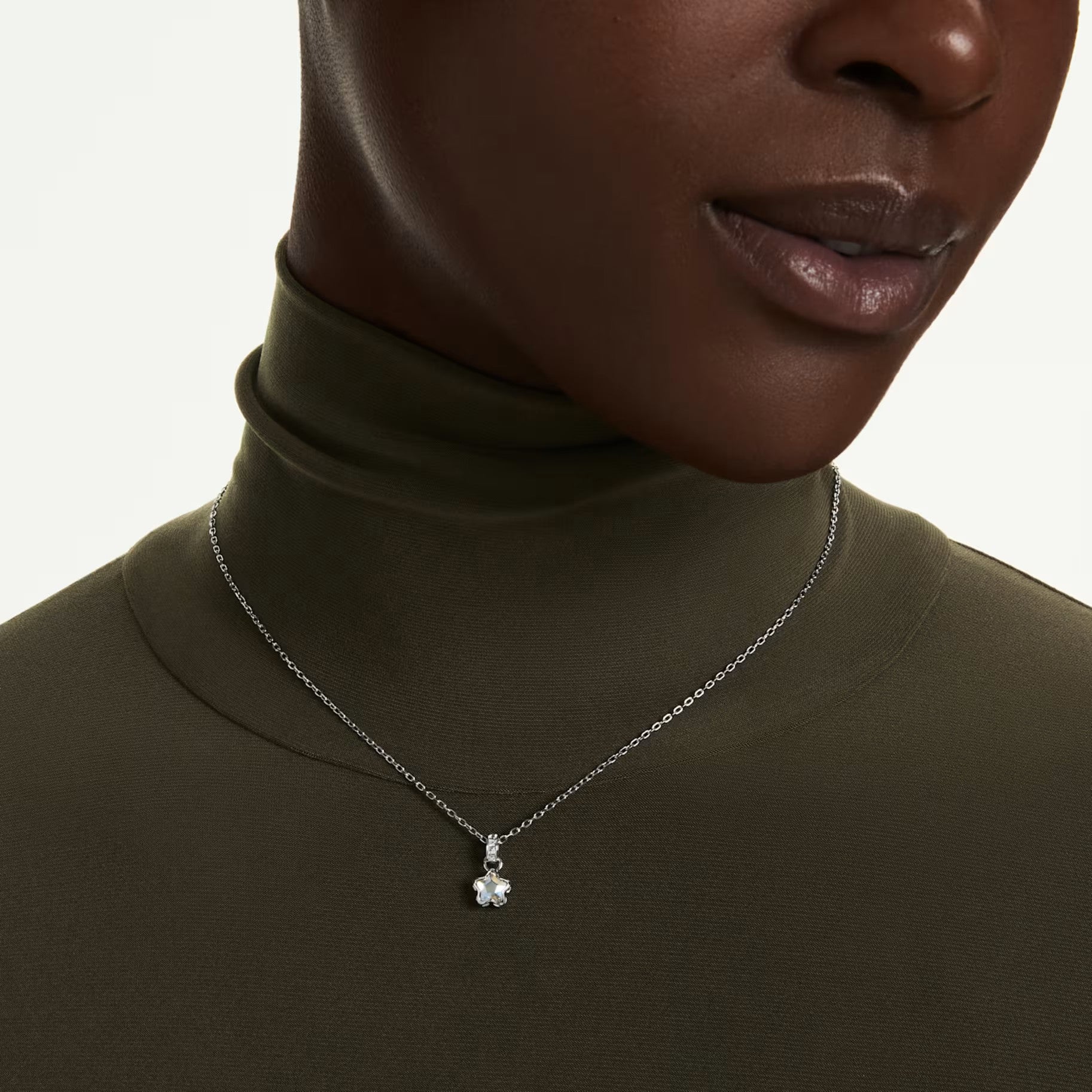 Colar Swarovski Chroma Estrela
