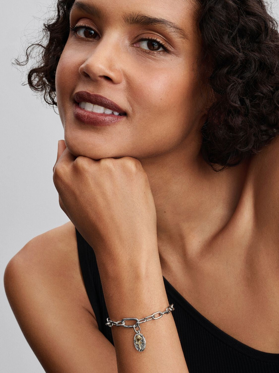 Conta Pandora Medalhão Rosa
Prata, Revestimento de ouro 14k - Ana Joalheiros