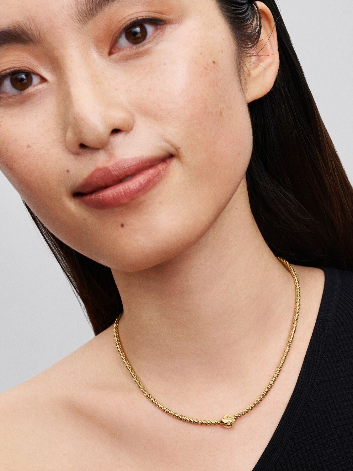 Mini Conta Pandora Yin e Yang Texturada
Revestimento de ouro 14k