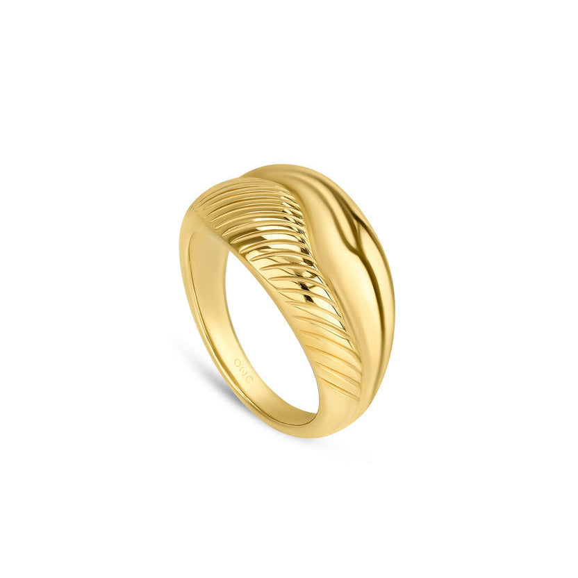 Ana Joalheiros - Anéis One - Anel dourado One Plisse Golden OJPLR01G-6 
