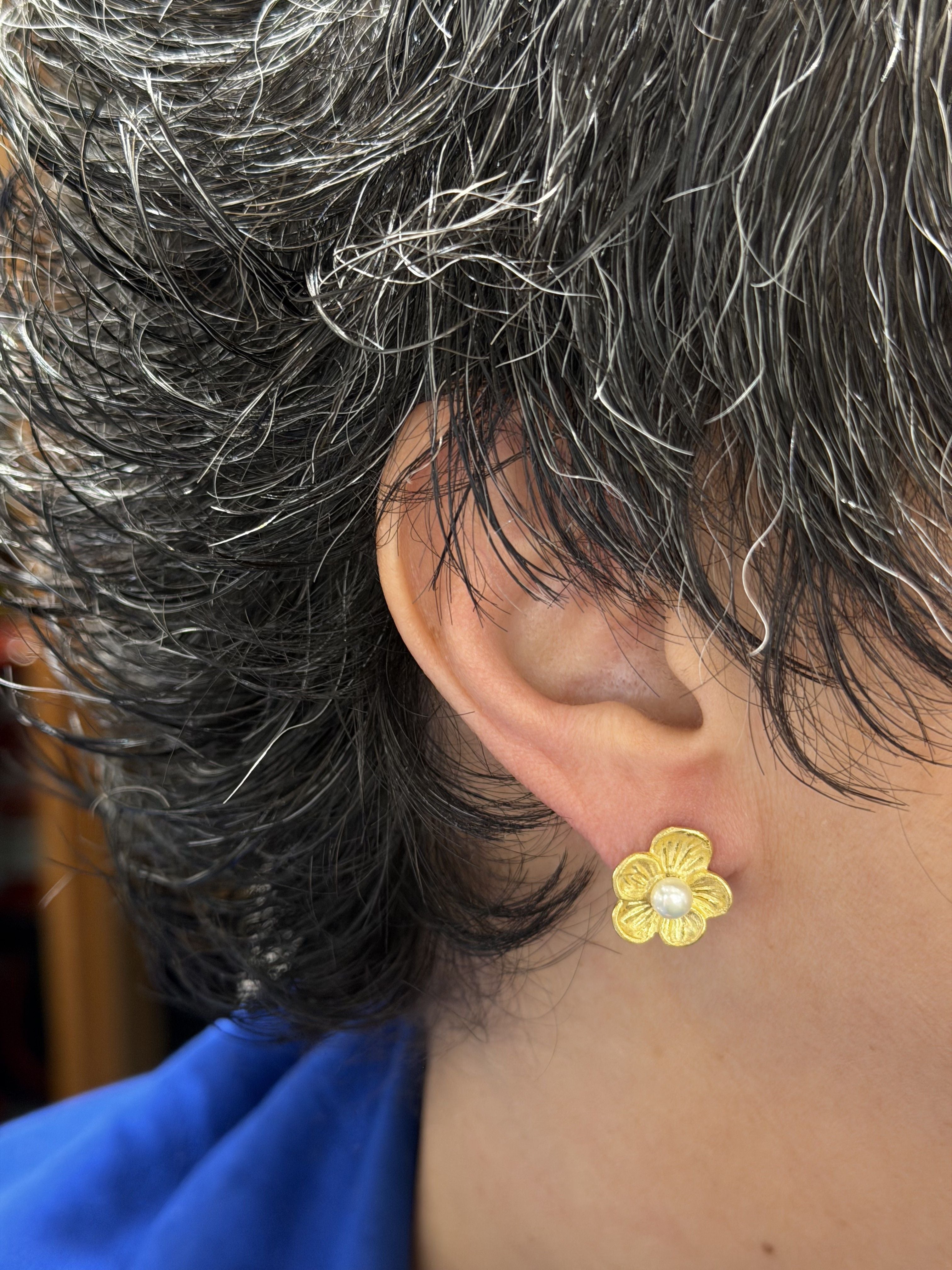 Ana Joalheiros - Brincos em Prata - Brincos Dourados Ana Joalheiros Flor do Amor brincos na orelha BR14199-D1