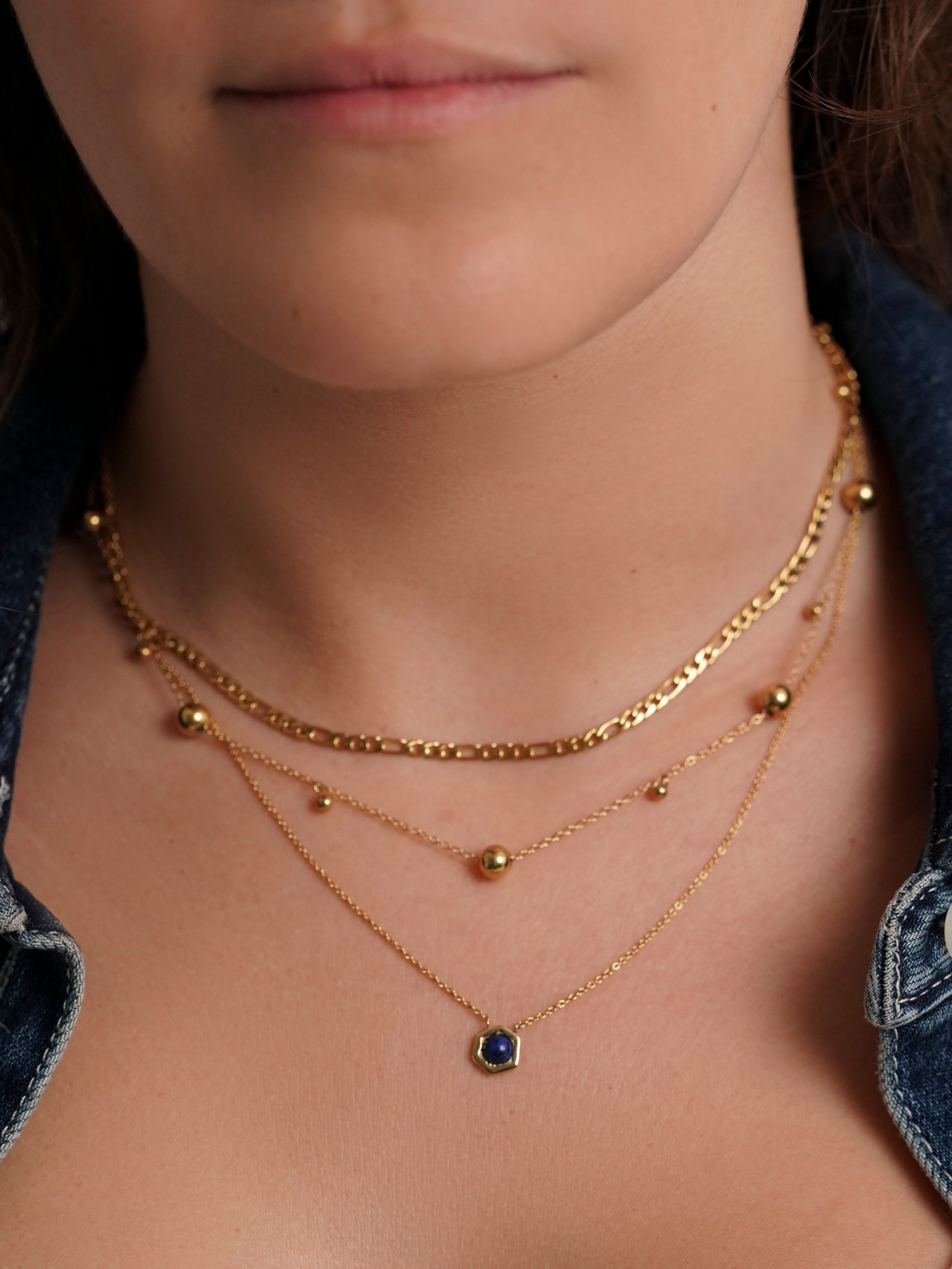 Ana Joalheiros - Colares Dourados - Colar Dourado One Element Blue Golden OJSN03D  pescoço