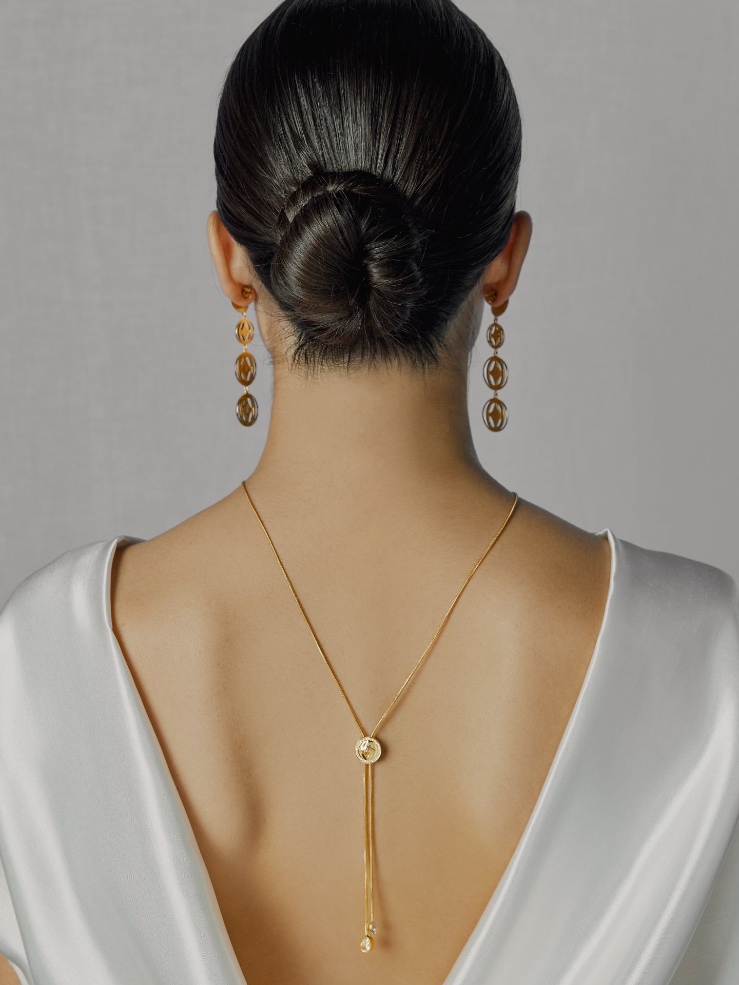 Ana Joalheiros - Colares Dourados - Colar Dourado One Senhora Elena Brilliance Long Gold OJATN06D  conjunto