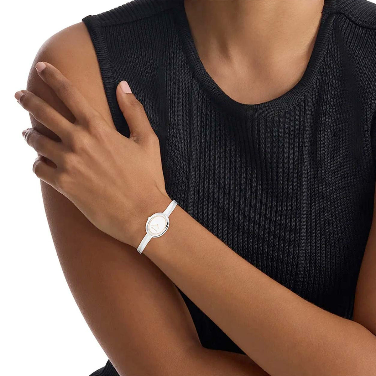Ana Joalheiros - Relógios Femininos - Relógio para mulher Calvin Klein Bezel 25100055 no Pulso