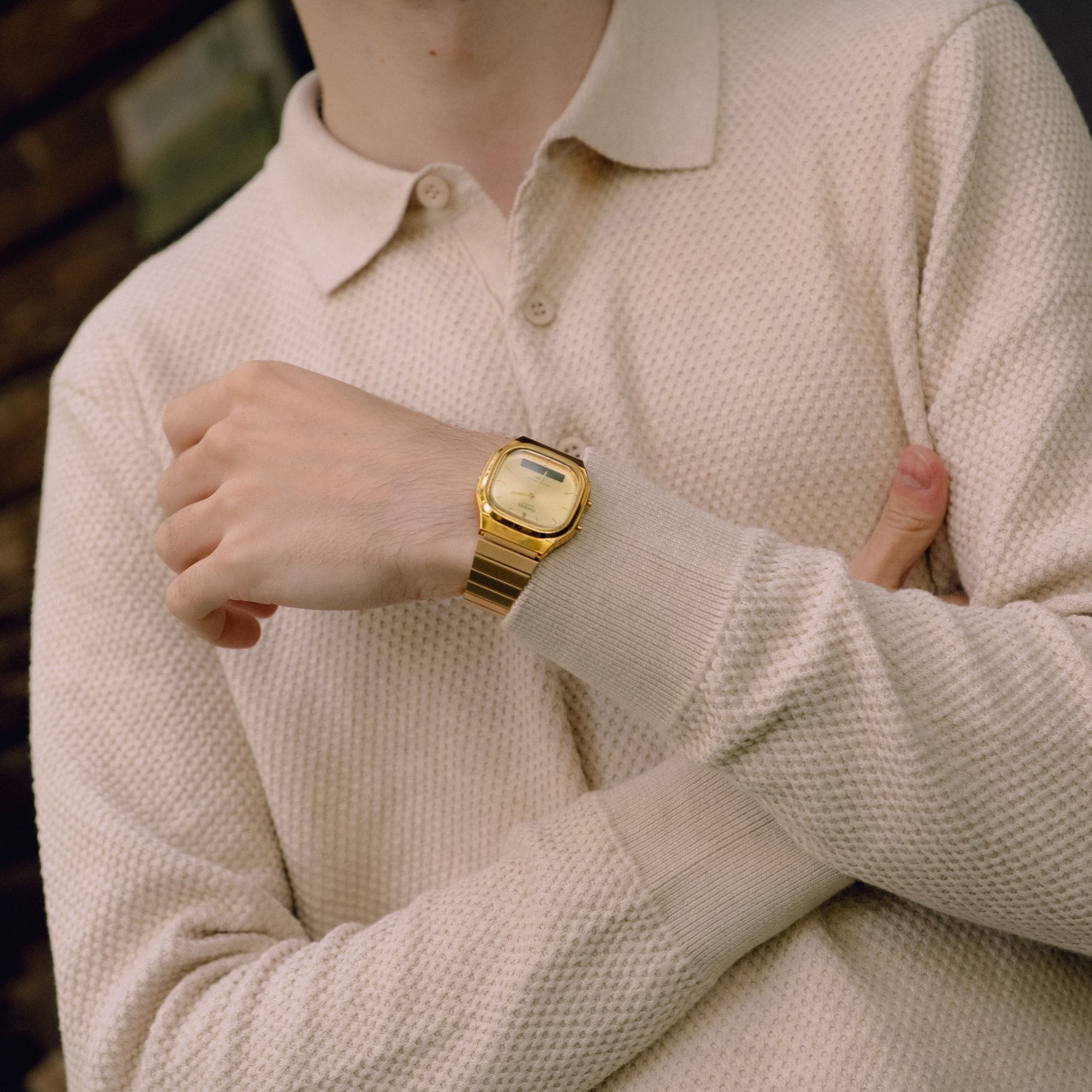 Ana Joalheiros - Relógios Casio - Relógio Casio Dourado  Edgy Collection AQ-240EG-9AEF no Pulso
