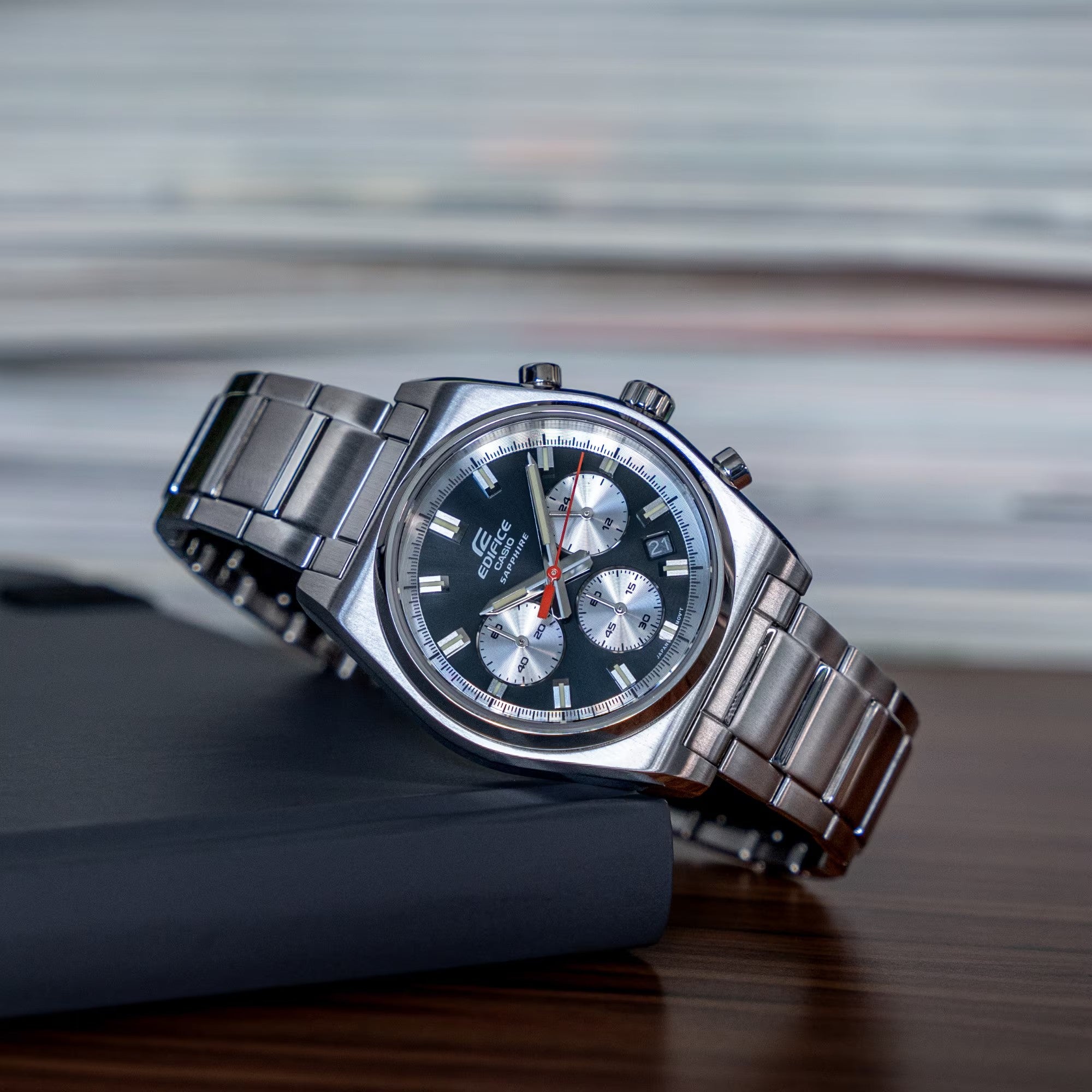 Ana Joalheiros - Relógios Casio - Relógio Casio Edifice Cronografo EFB-730D-1AVUEF Lateral
