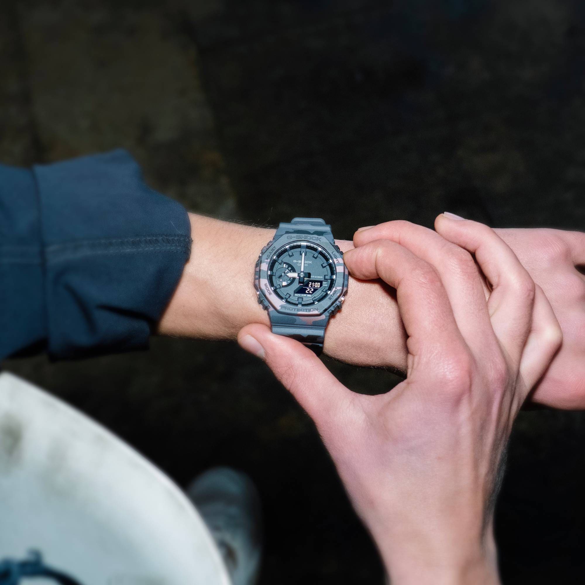 Ana Joalheiros - Relógios G Shock - Relógio Casio G-Shock Masculino GA-2100CM-8AER no Pulso