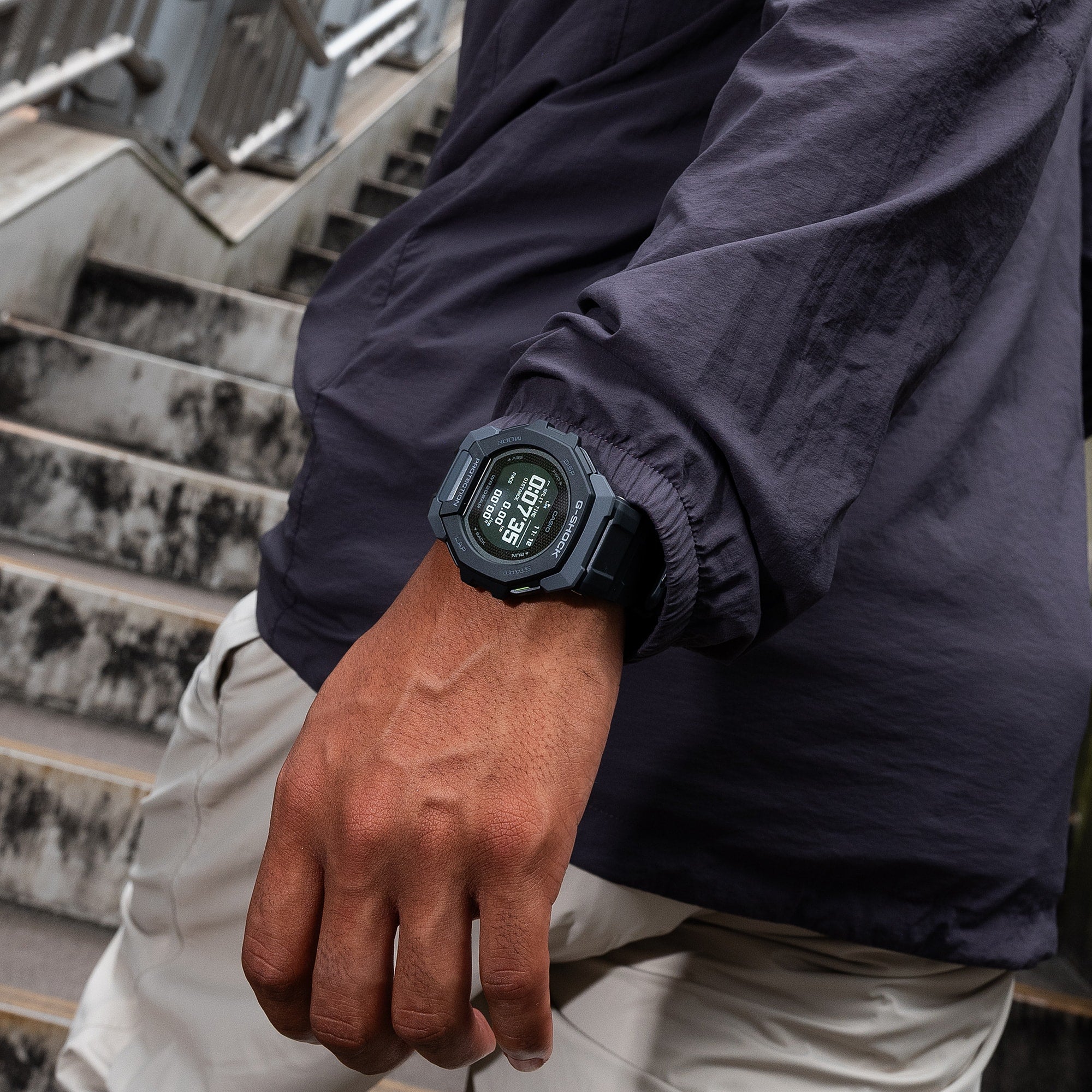 Ana Joalheiros - Relógios G Shock - Relógio Casio G-Shock Masculino GBD-300-1ER no Pulso