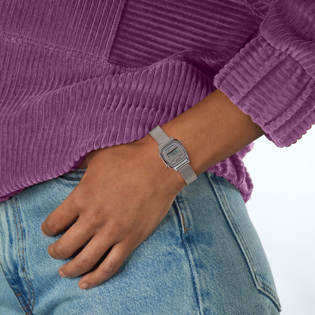 Ana Joalheiros - Relógios Casio - Relógio Feminino Casio LA670WEM-7EF no Pulso