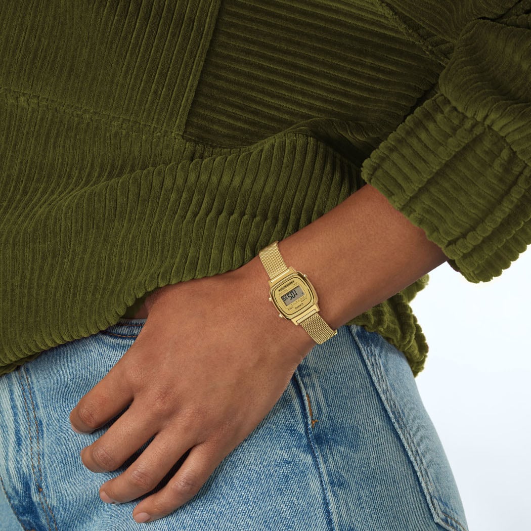 Ana Joalheiros - Relógios Casio - Relógio Casio Dourado LA670WEMY-9EF no Pulso