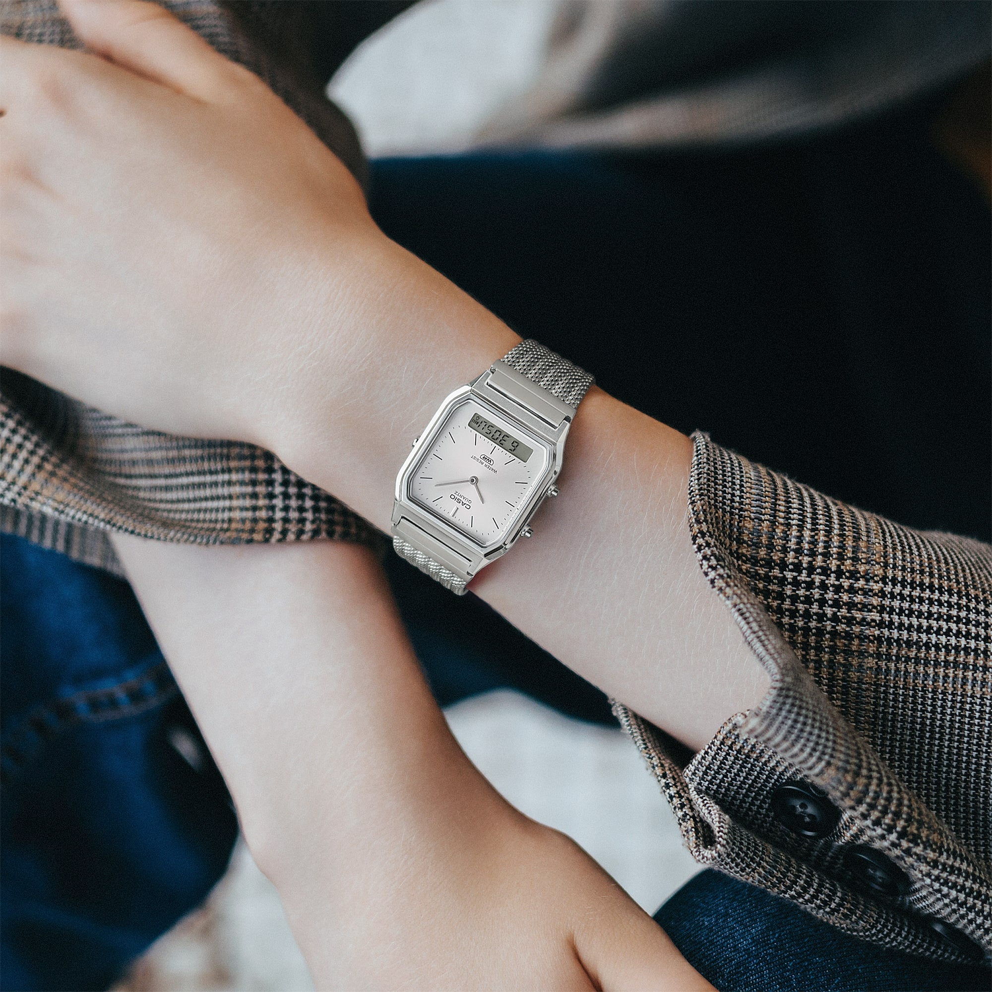 Ana Joalheiros - Relógios Casio - Relógio Casio Vintage Edgy AQ-230EM-7AEF no Pulso