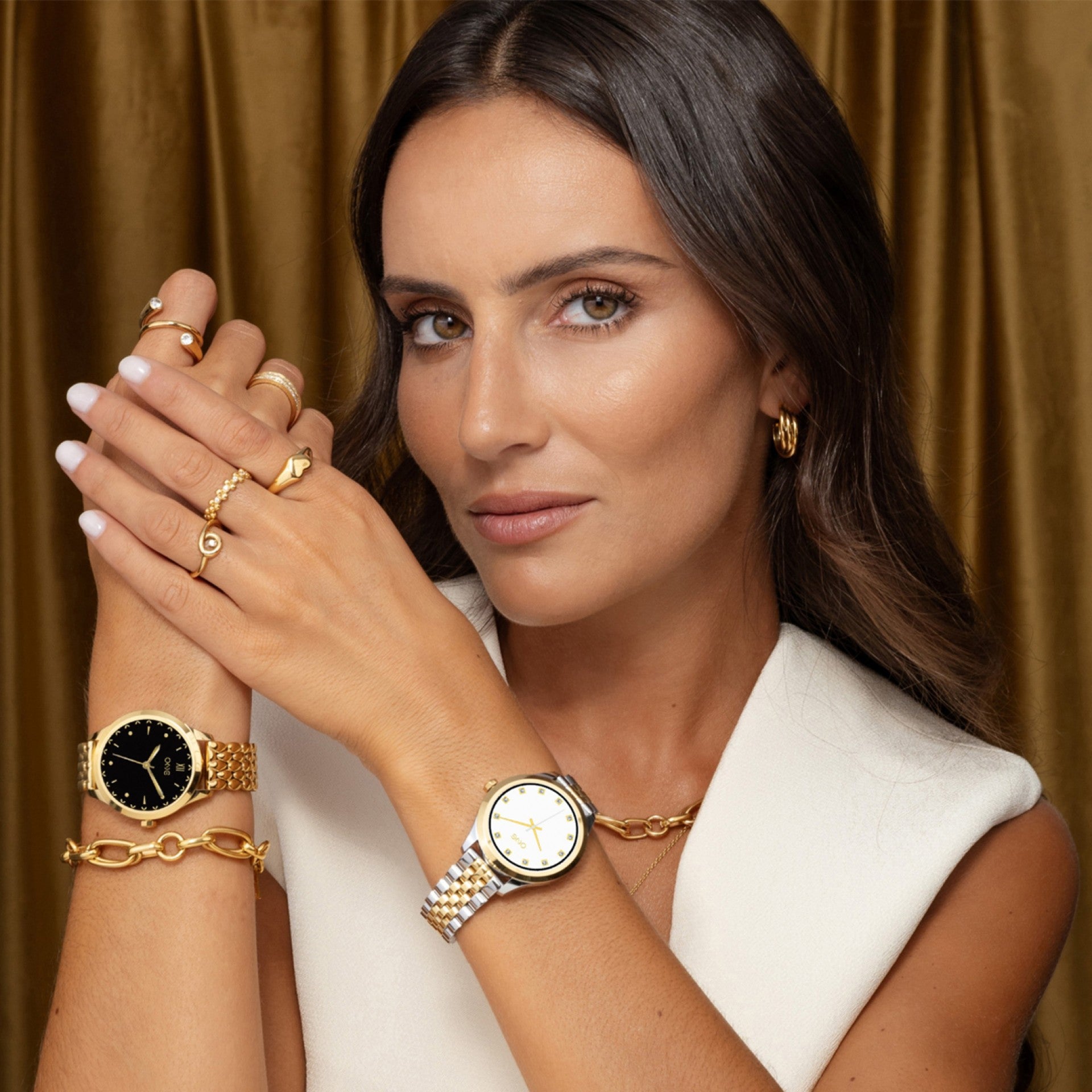 Ana Joalheiros - Relógios One - Relógio Smartwatch Mulher One Mini Gold Links OSW0025GL52D no Pulso