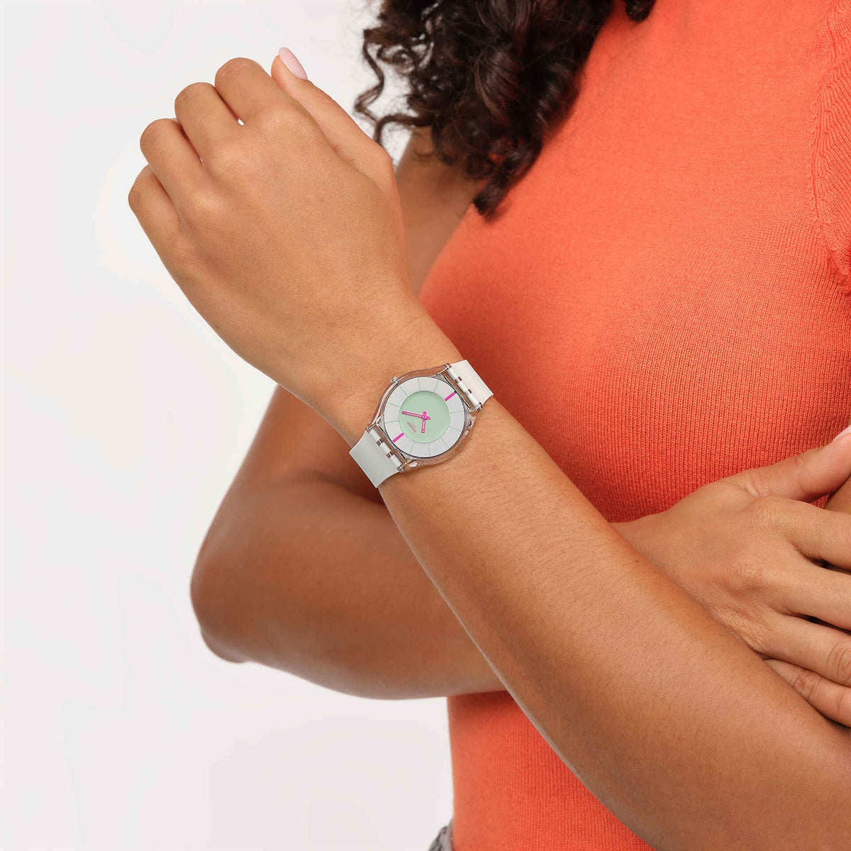 Ana Joalheiros - Relógio Swatch com caixa transparente, fundo verde claro e bracelete branca