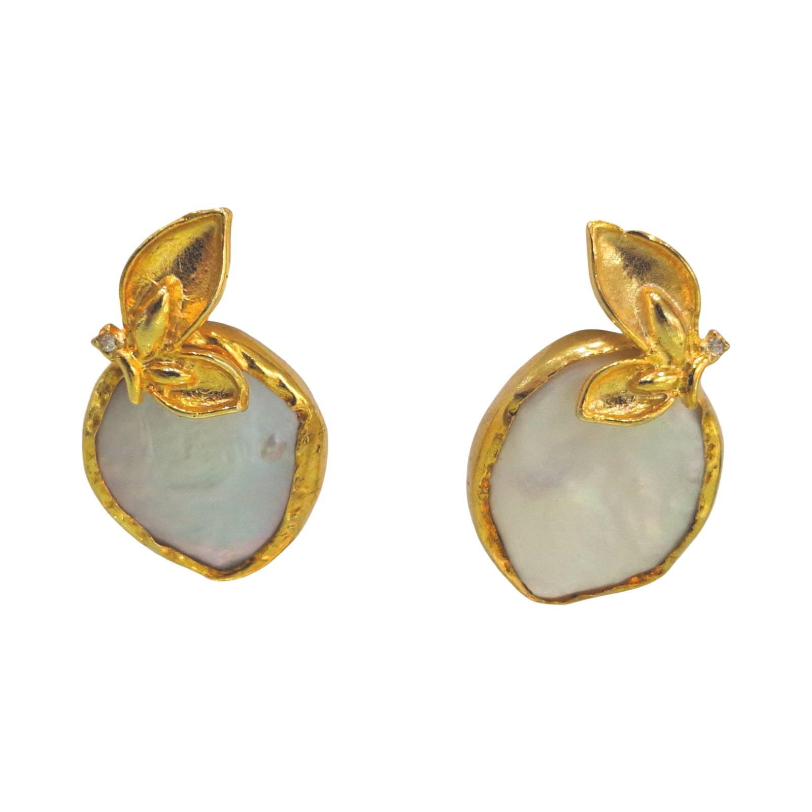 PEARL COIN EARRING WITH BUTTERFLY+ZIRCON